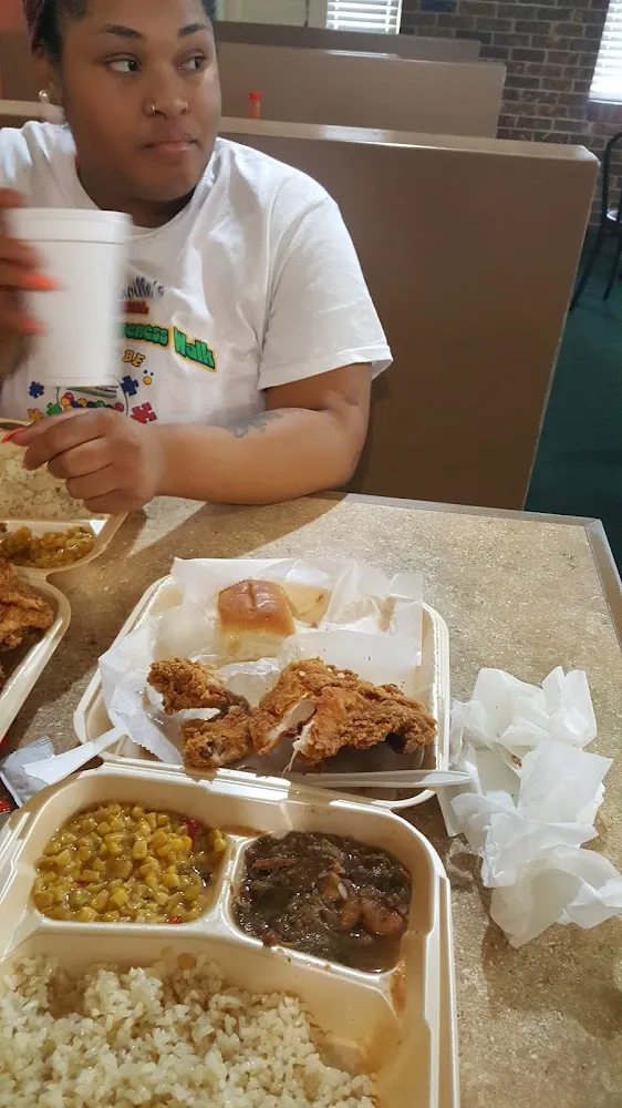 Fried Chicken White Meat White Rice with Turkey Wing Gravy